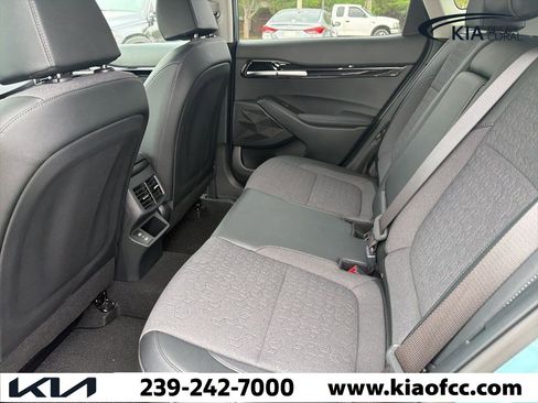 Used 2025 Kia Seltos S image 4