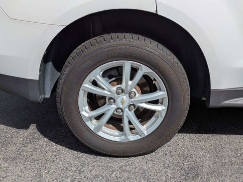 Used 2017 Chevrolet Equinox LT w/ Convenience Package image 10