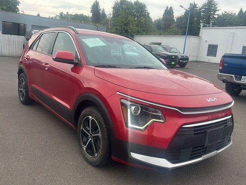 Used 2023 Kia Niro EX FWD image 4