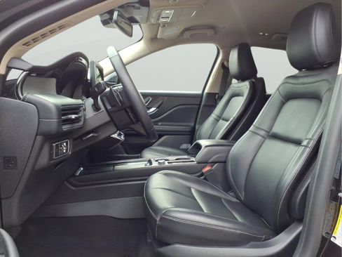 Used 2024 Lincoln Corsair FWD image 11