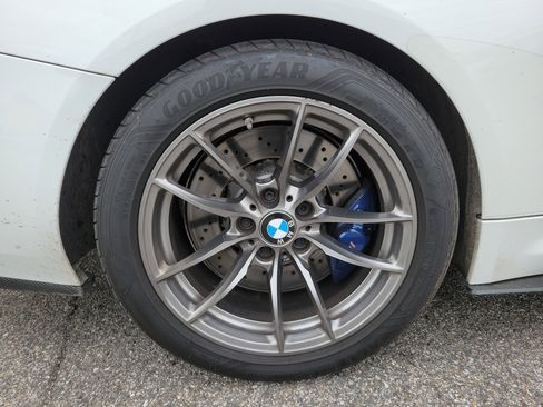 Used 2020 BMW M4 Convertible image 28