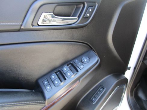 Used 2018 GMC Yukon SLT image 8