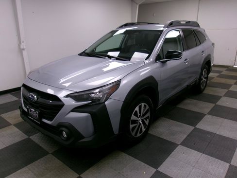 Used 2023 Subaru Outback Premium AWD/4WD image 1