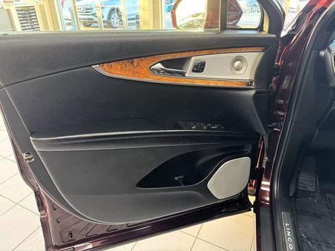 Used 2017 Lincoln MKX Reserve w/ Luxury Package image 9