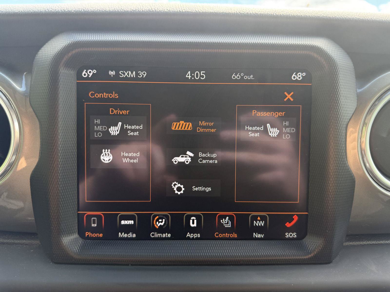 Used 2019 Jeep Wrangler Unlimited Sahara AWD/4WD image 18