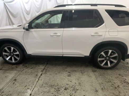 Used 2023 Honda Pilot Touring image 13