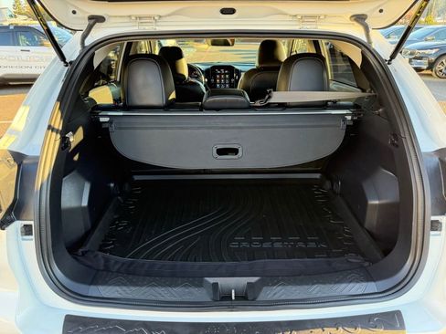 Used 2024 Subaru Crosstrek 2.5i Limited w/ Crosstrek Mirror Package image 9