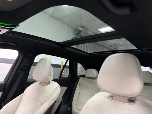 Used 2025 Mercedes-Benz GLC 350e 4MATIC image 27