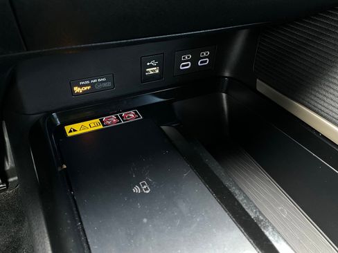 Used 2025 Toyota Camry SE image 25