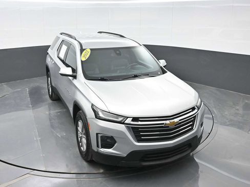 Used 2022 Chevrolet Traverse LT image 22