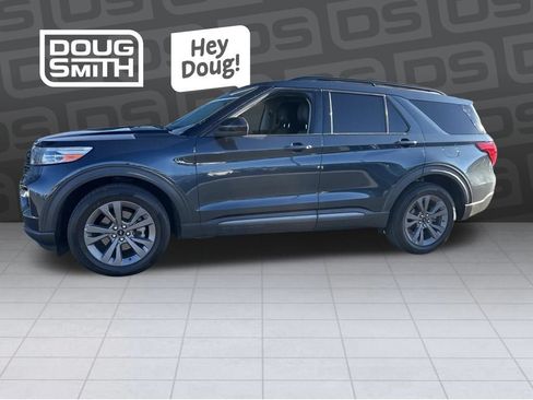 Used 2022 Ford Explorer XLT w/ Equipment Group 202A AWD/4WD image 1