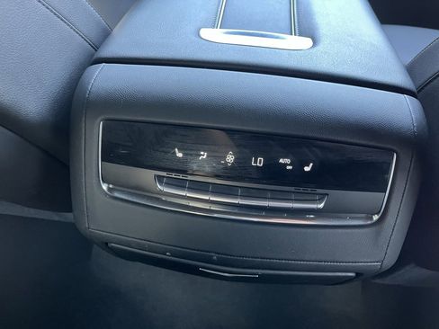 Used 2021 Cadillac Escalade Luxury image 43