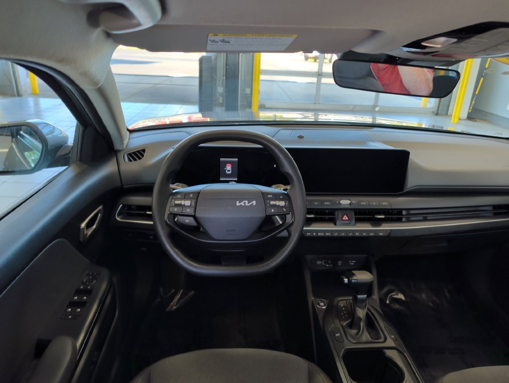 Used 2025 Kia K4 FWD image 25