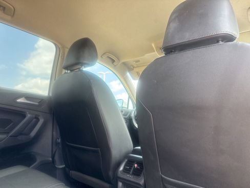 Used 2019 Volkswagen Tiguan SE FWD image 33