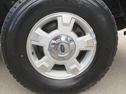 Used 2014 Ford F150 XLT w/ Equipment Group 301A Mid RWD image 20