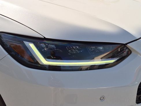 Used 2025 Honda HR-V EX-L image 10