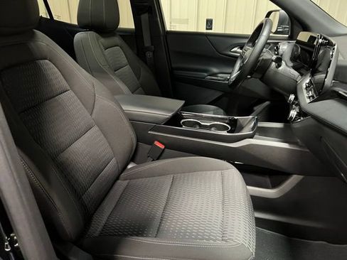 Used 2025 Chevrolet Equinox LT w/ Midnight Edition image 26