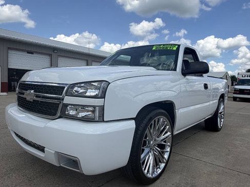 Used 2006 Chevrolet Silverado 1500 LT RWD image 3
