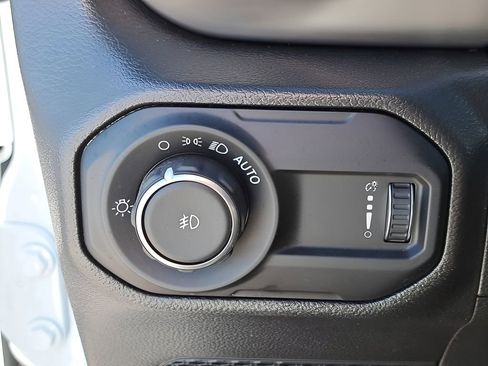 Used 2023 Jeep Wrangler Unlimited Sport image 25