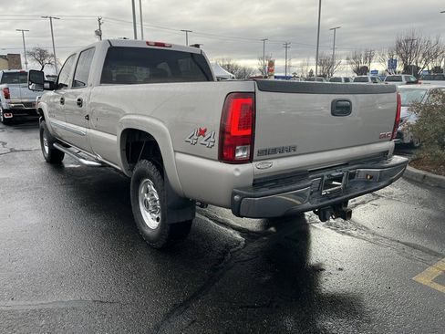 Used 2006 GMC Sierra 2500 SLE w/ Onstar Plus Package image 5