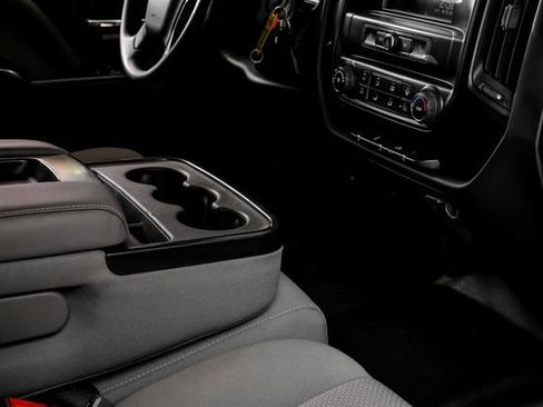 Used 2019 Chevrolet Silverado 2500 W/T AWD/4WD image 21