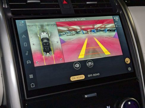 New 2025 Land Rover Discovery S image 13