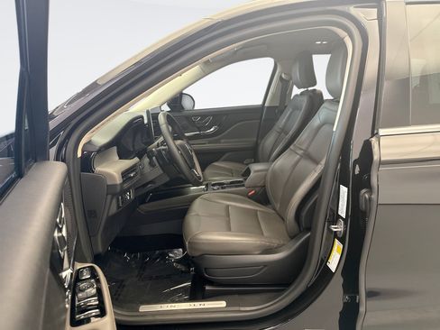 Used 2023 Lincoln Corsair FWD image 10