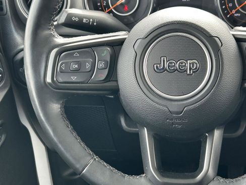 Used 2022 Jeep Gladiator Sport image 13