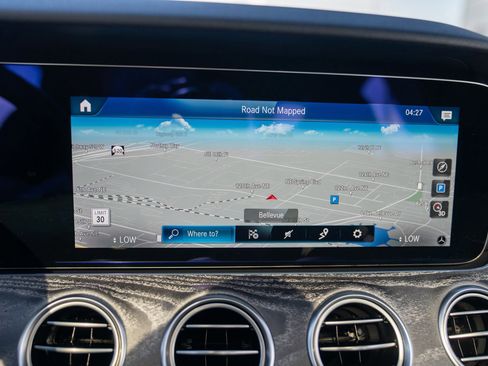 Used 2021 Mercedes-Benz E 450 4MATIC Sedan image 16