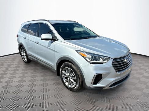 Used 2018 Hyundai Santa Fe SE w/ Cargo Package FWD image 4
