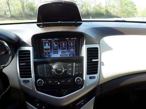 Used 2013 Chevrolet Cruze LT w/ Enhanced Safety Package FWD image 13