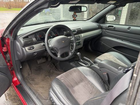 Used 2004 Chrysler Sebring LXi image 8