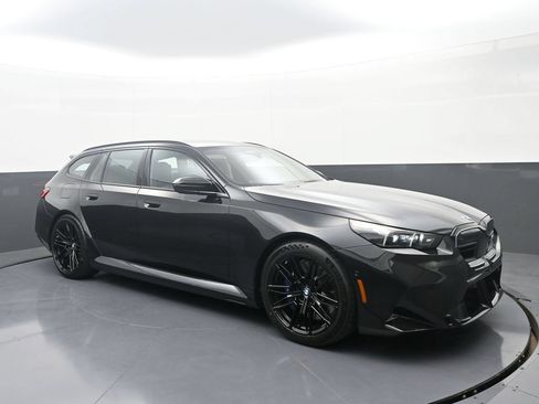 New 2027 BMW M5 Touring AWD/4WD image 3