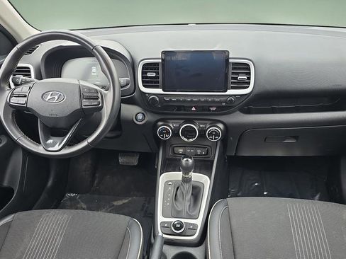Certified 2024 Hyundai Venue Limited FWD image 13