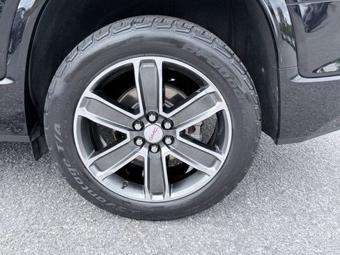 Used 2019 GMC Acadia Denali w/ Technology Package FWD image 39