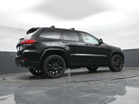 Used 2022 Jeep Grand Cherokee Laredo X image 41