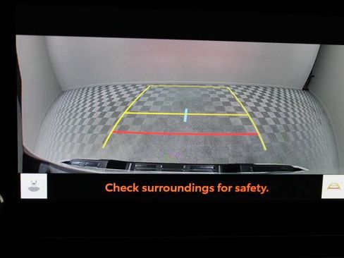 Used 2024 Toyota Tacoma TRD Sport w/ TRD Sport Upgrade Package image 4