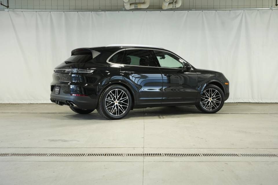 Certified 2026 Porsche Cayenne AWD/4WD image 7