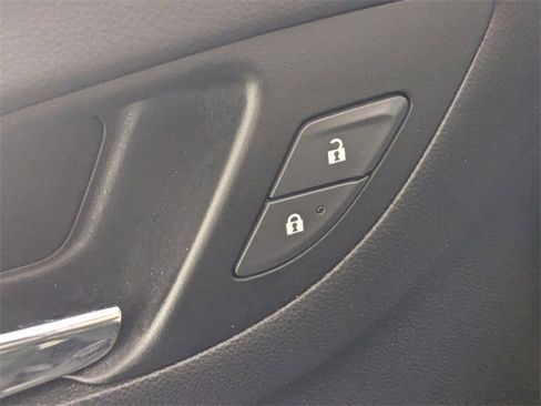 Used 2020 Chevrolet Equinox LT image 10