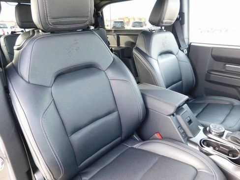 Used 2025 Ford Bronco Badlands image 17