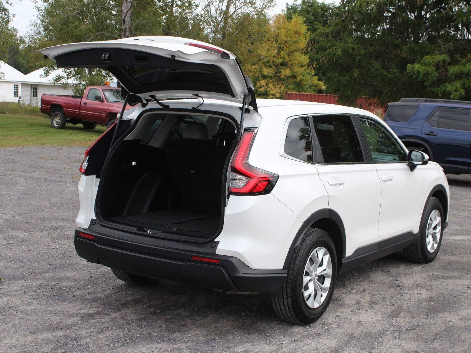 Used 2026 Honda CR-V LX image 7