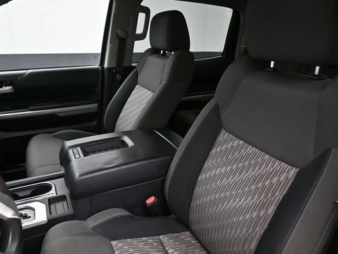 Used 2018 Toyota Tundra SR5 image 19