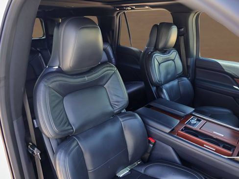 Used 2022 Lincoln Navigator L Reserve AWD/4WD image 30