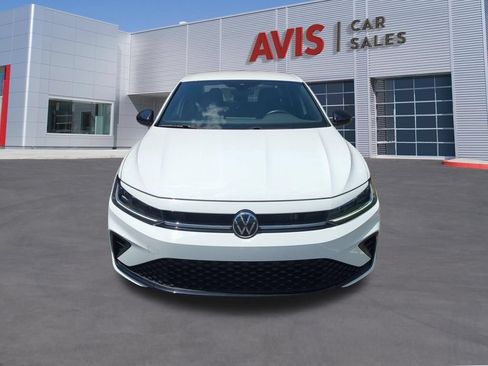Used 2025 Volkswagen Jetta Sport FWD image 2