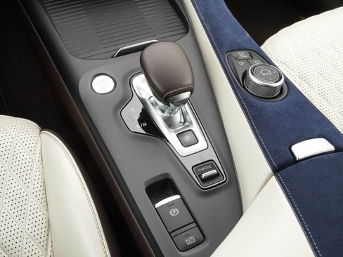 Used 2019 INFINITI QX50 Essential w/ Sensory Package image 27