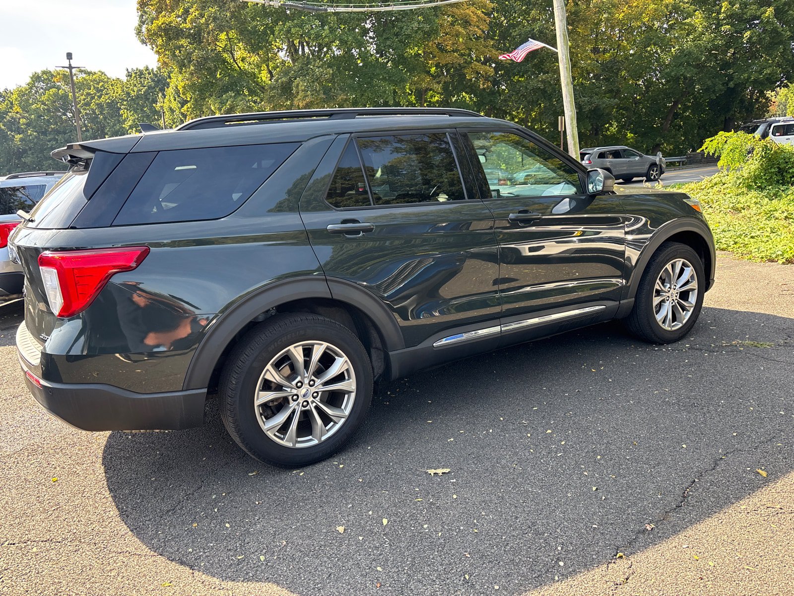 Used 2023 Ford Explorer XLT w/ Equipment Group 202A AWD/4WD image 11