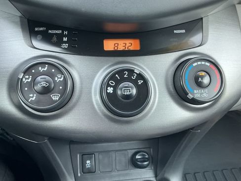 Used 2012 Toyota RAV4 4WD w/ Value Pkg image 16
