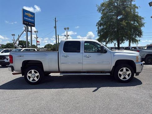 Used 2014 Chevrolet Silverado 2500 LT w/ Custom Sport Truck Package AWD/4WD image 4