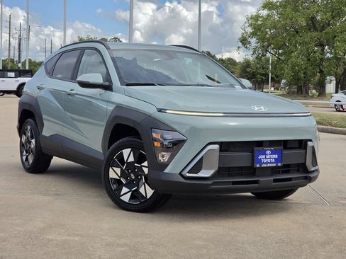 Used 2025 Hyundai Kona SEL AWD/4WD image 2