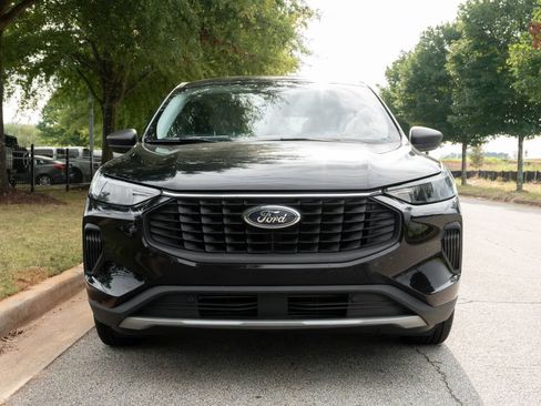 Used 2025 Ford Escape Active FWD image 2